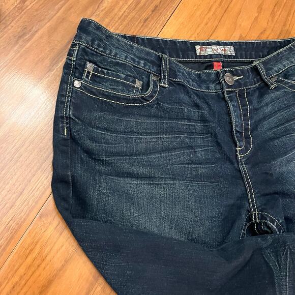 BKE Culture Jeans Size 36 x 33.5 Dark Wash Bootcut Stretch Rhinestone Embroider - Picture 6 of 13